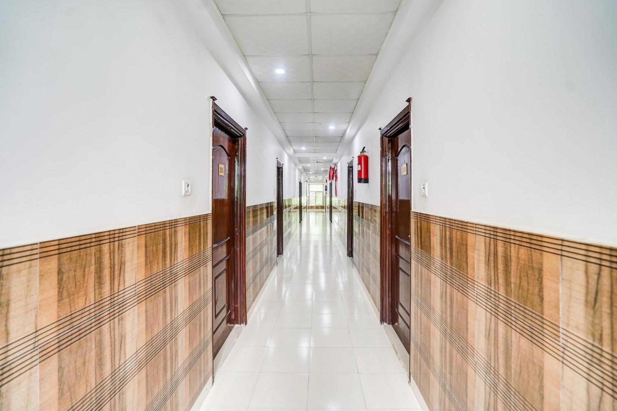 Super Hotel O Sgpgi Bijnaur Luaran gambar